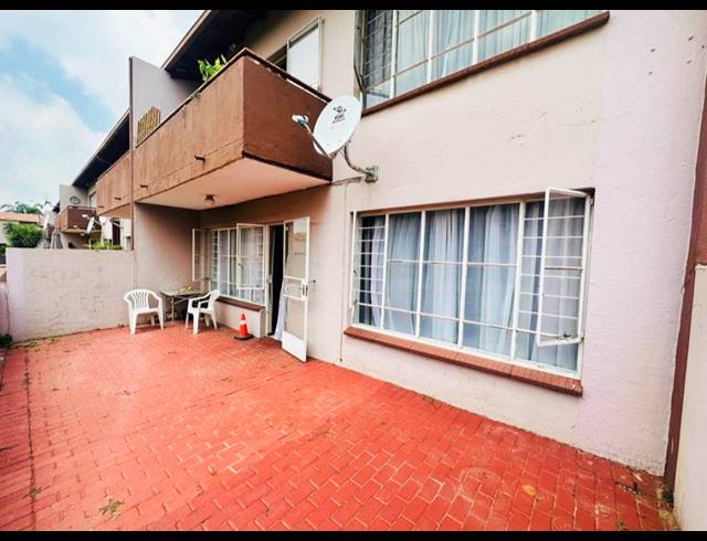 2 BEDROOM TOWNHOUSE FOR SALE IN VERWOERDPARK